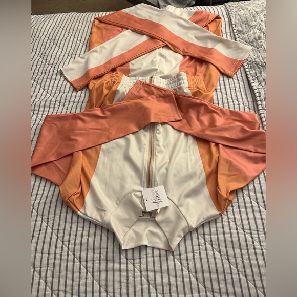 Ombre new never worm set. Size XL, fits like a large. - Picture 3 of 3